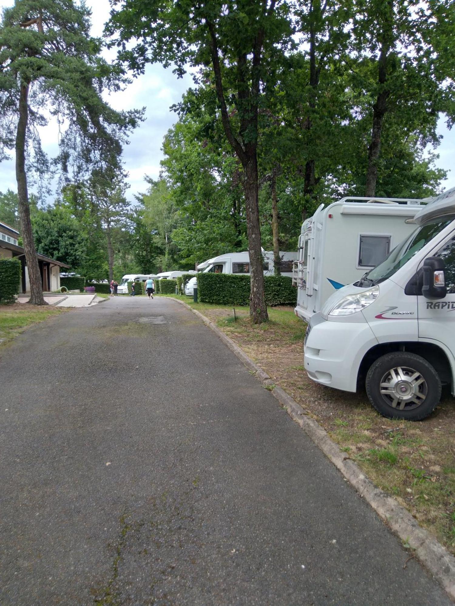 Camping Hurongues Pomeys Bagian luar foto