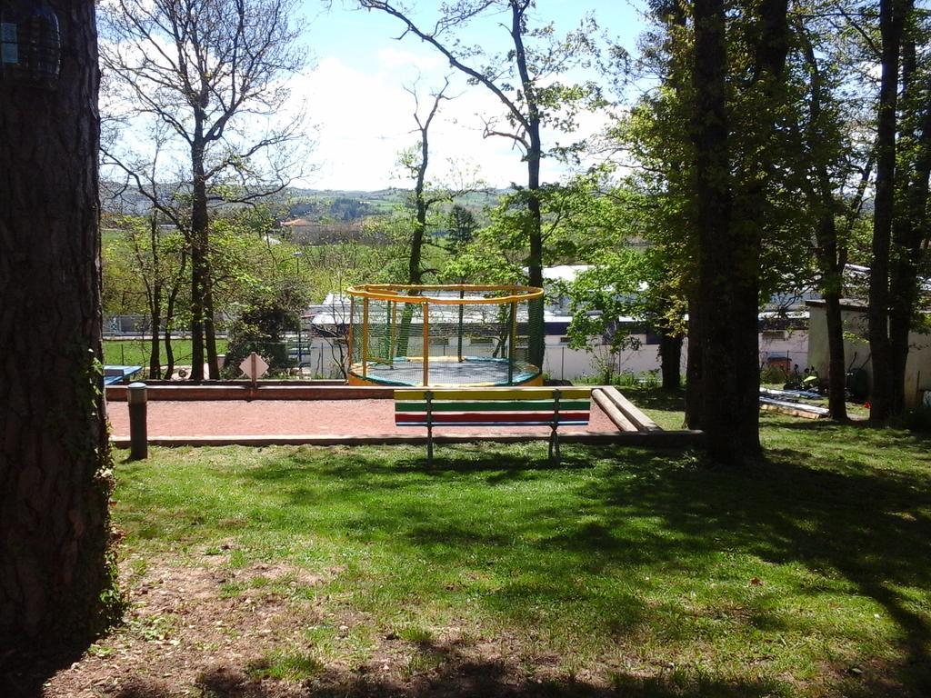 Camping Hurongues Pomeys Bagian luar foto